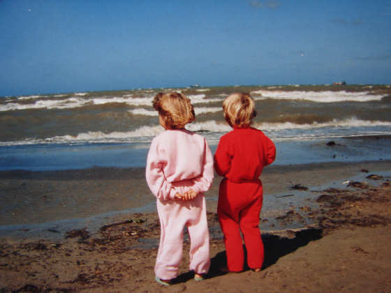 Zwei am Strand